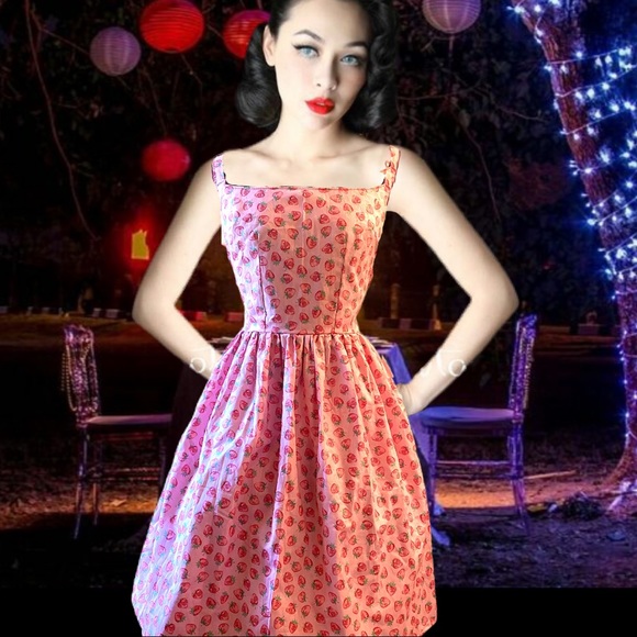 The JoJo in Strawberry 🍓 Shake - Picture 2 of 2